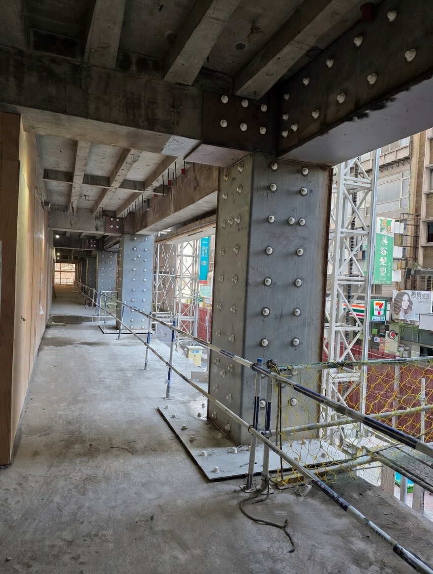 鋼板包覆與鋼板補強施工